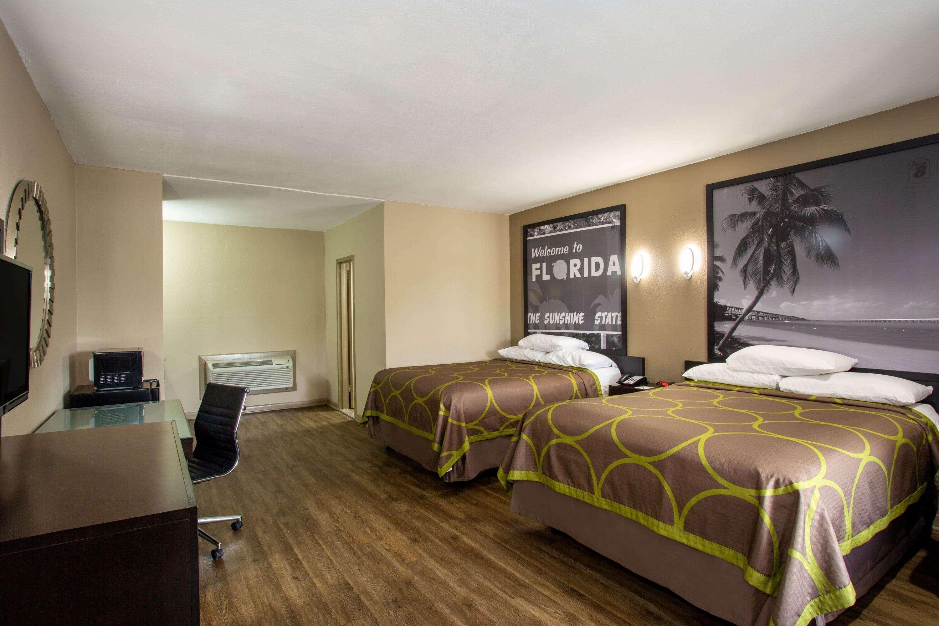Super 8 By Wyndham Pensacola Nas Area Motel Beach Haven Buitenkant foto