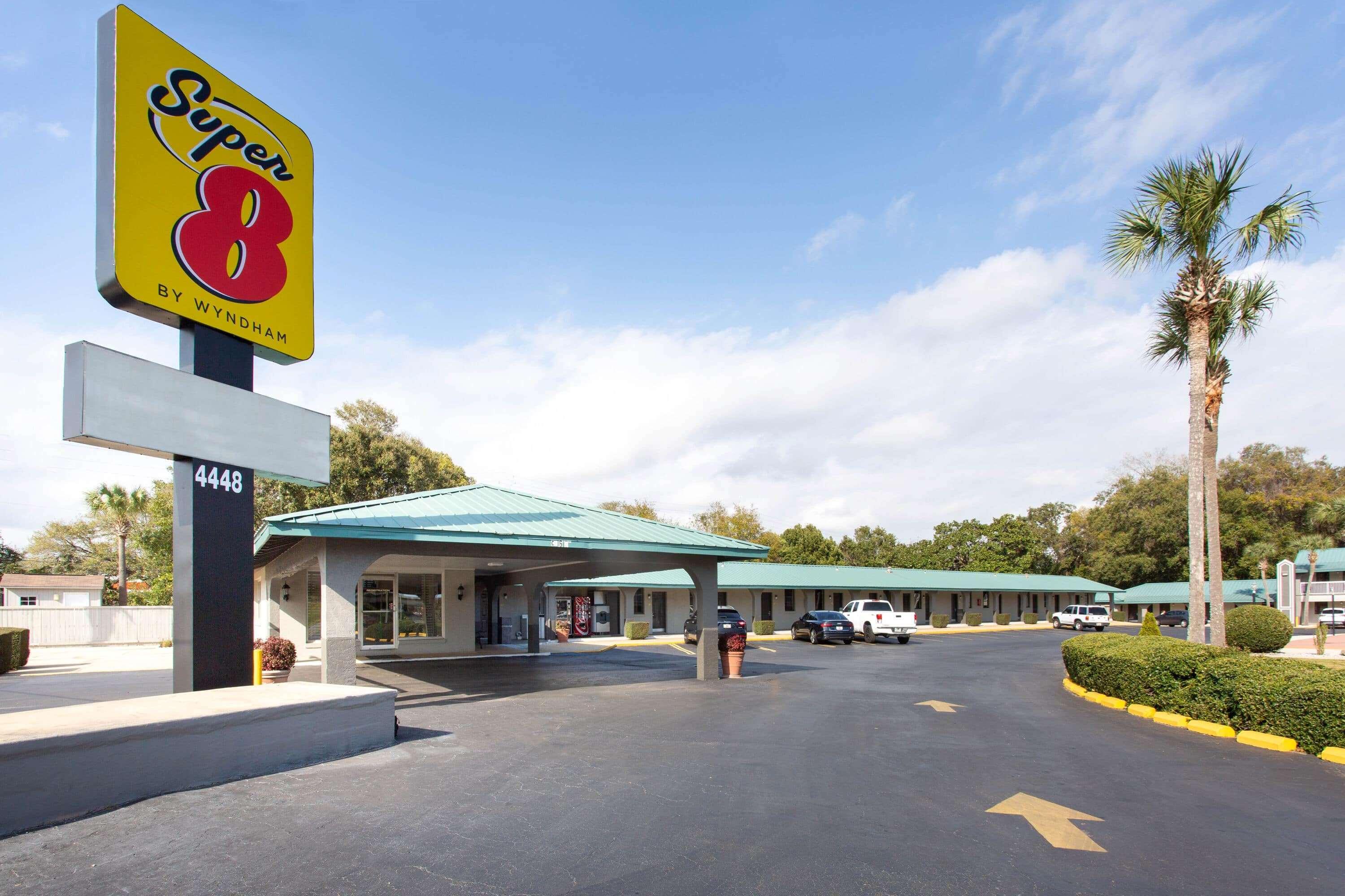 Super 8 By Wyndham Pensacola Nas Area Motel Beach Haven Buitenkant foto
